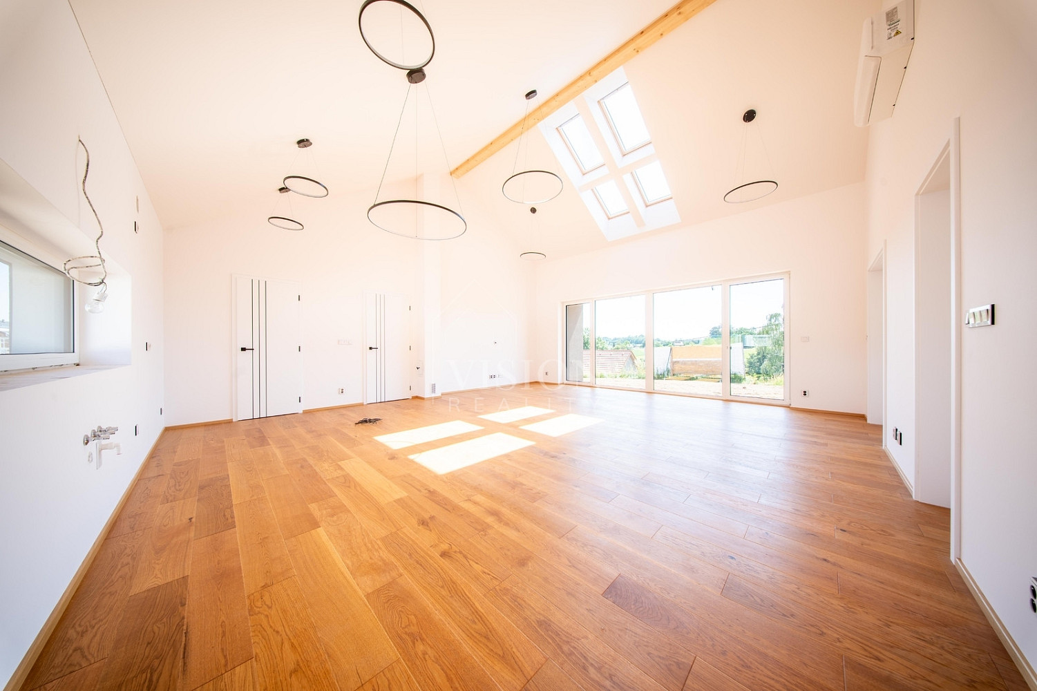 Prodej domu 147 m² s pozemkem 1 304 m² – fotografie 2