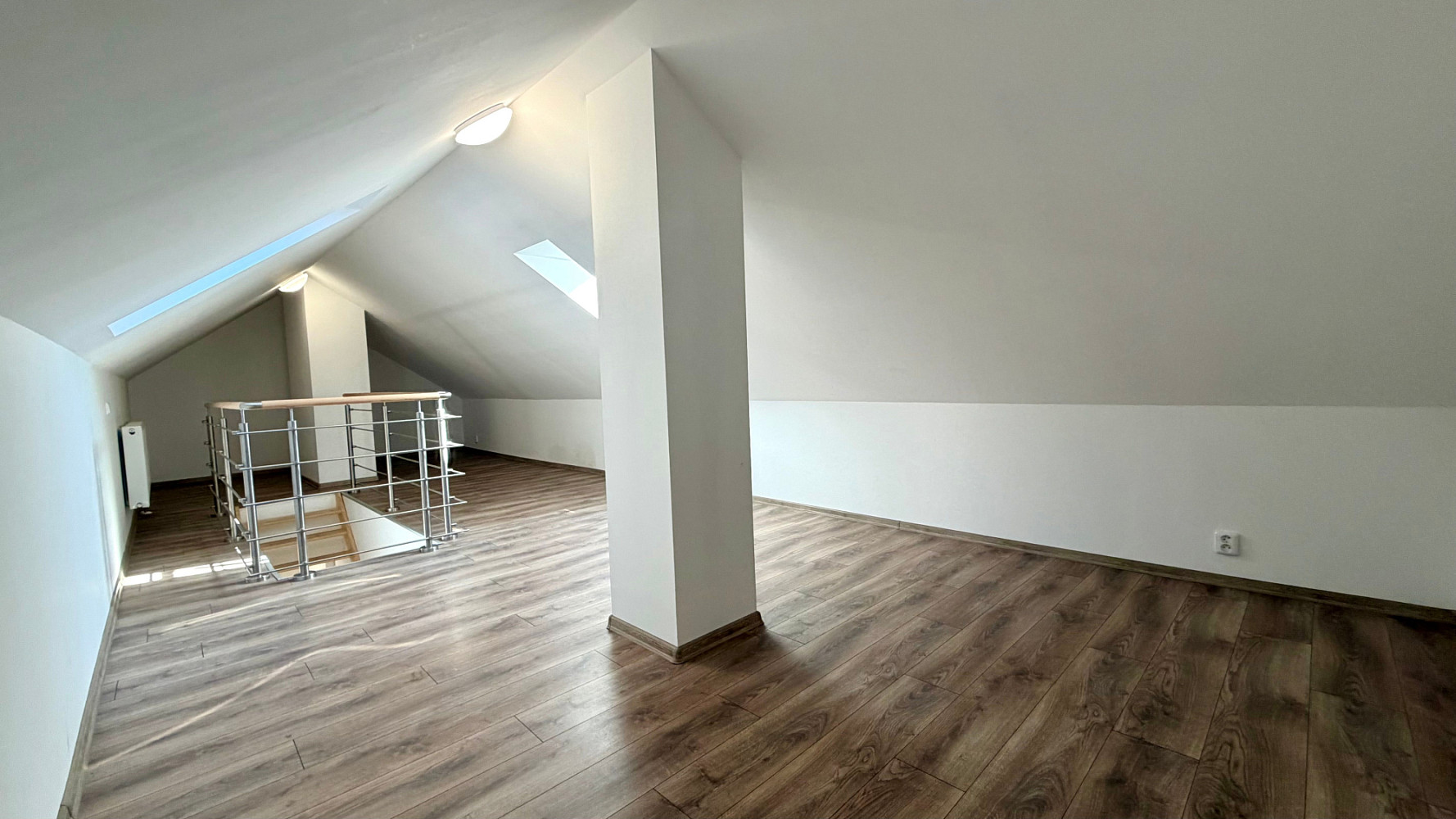 Pronájem bytu 3+kk 75 m² – fotografie 3