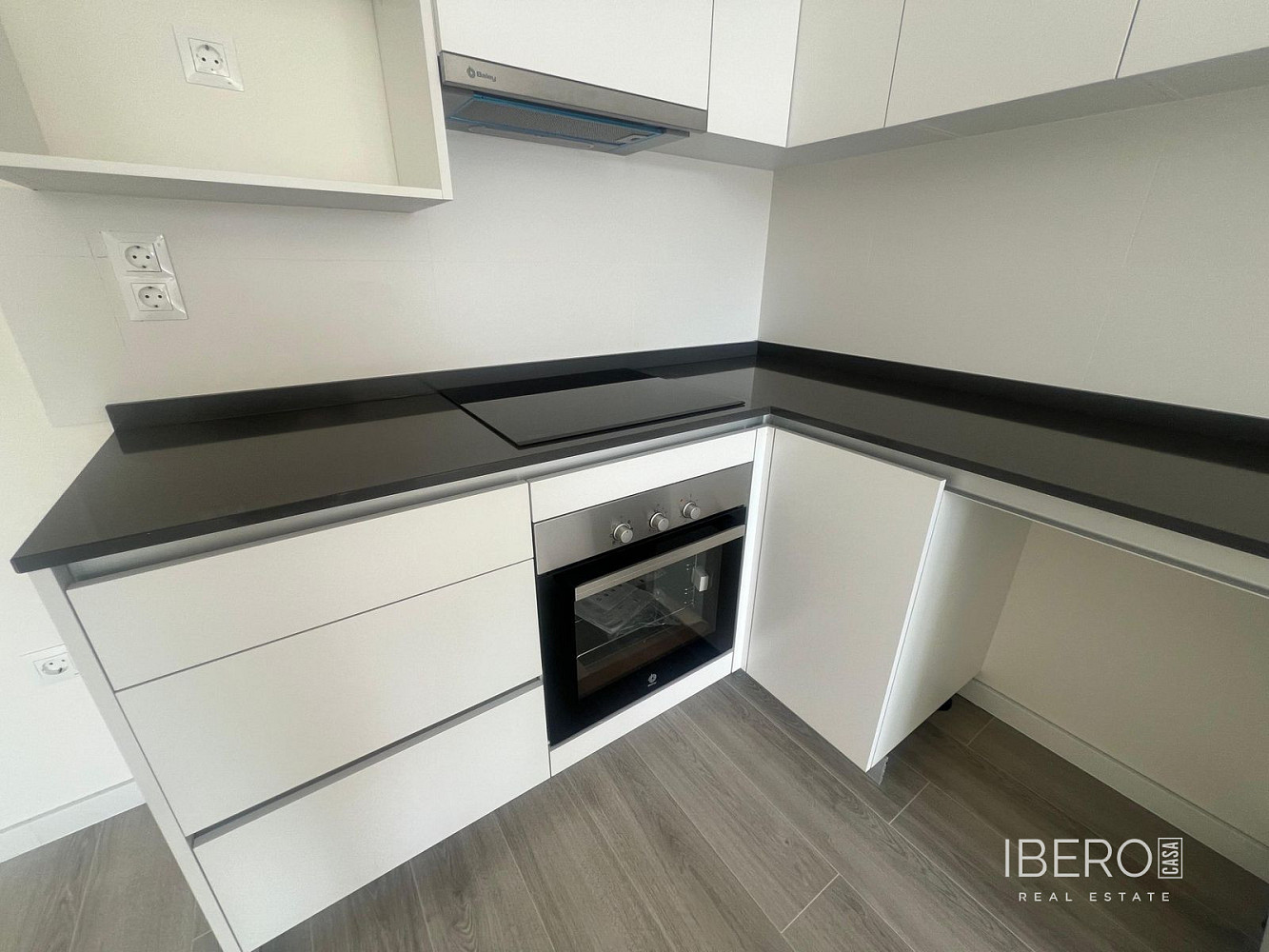 Piso 4+kk – Estepona, Barriada Islas Canarias - Vista 3