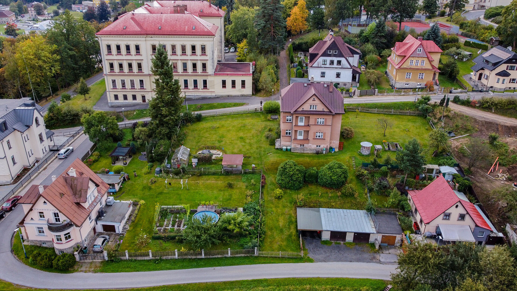 Prodej domu 600 m² s pozemkem 1 656 m²