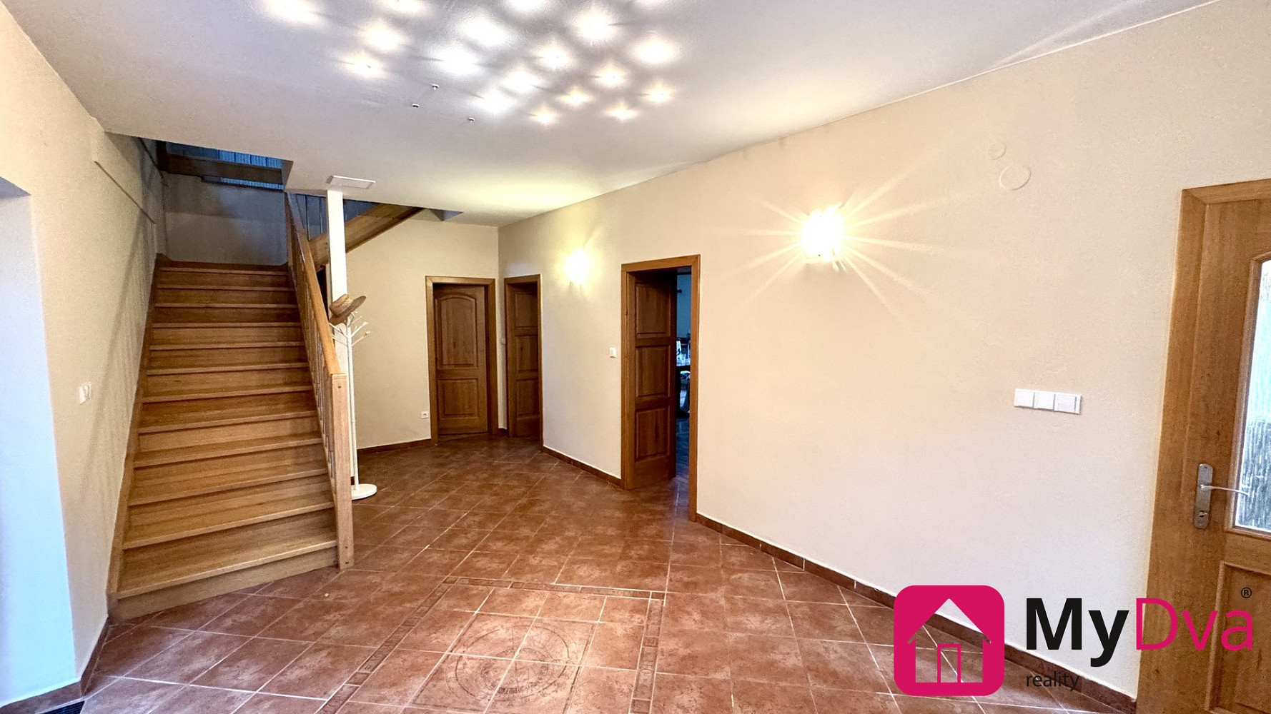 Prodej domu 208 m² s pozemkem 500 m² – fotografie 4