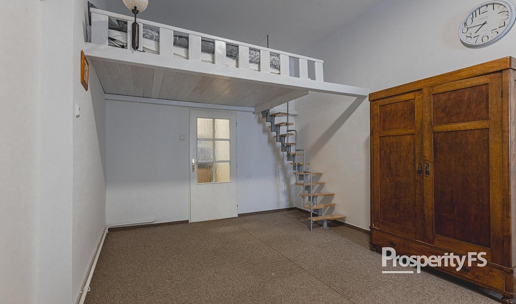 Prodej bytu 1+1 28 m², Hostinné – náhled fotky 8