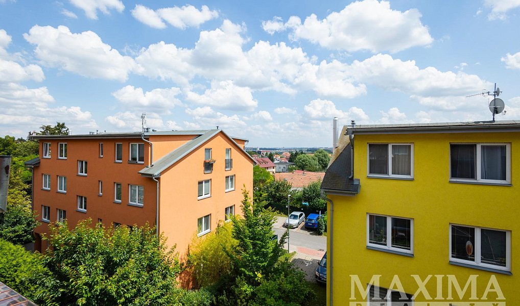 Prodej bytu 3+kk 75 m², Jinočany – náhled fotky 2