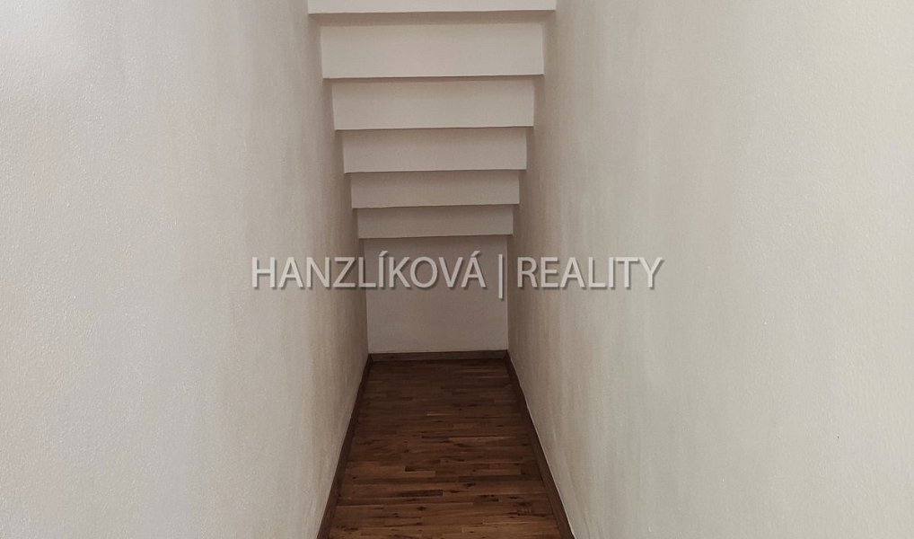 Pronájem bytu 3+kk 105 m², České Budějovice – náhled fotky 10