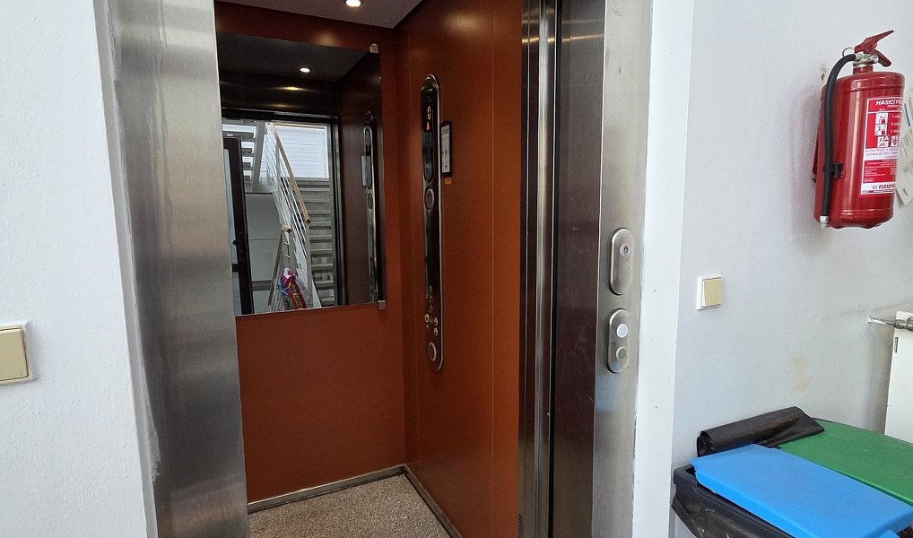 Prodej kanceláře 961 m², Frýdlant – náhled fotky 14