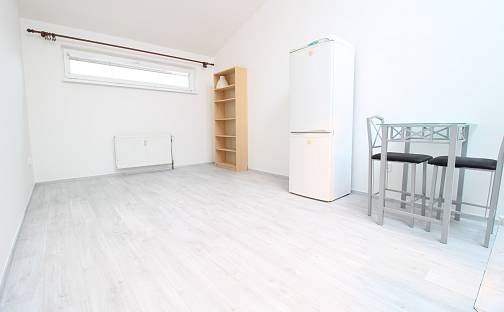 Pronájem bytu 1+kk 26 m², Štúrova, Praha 4 - Krč