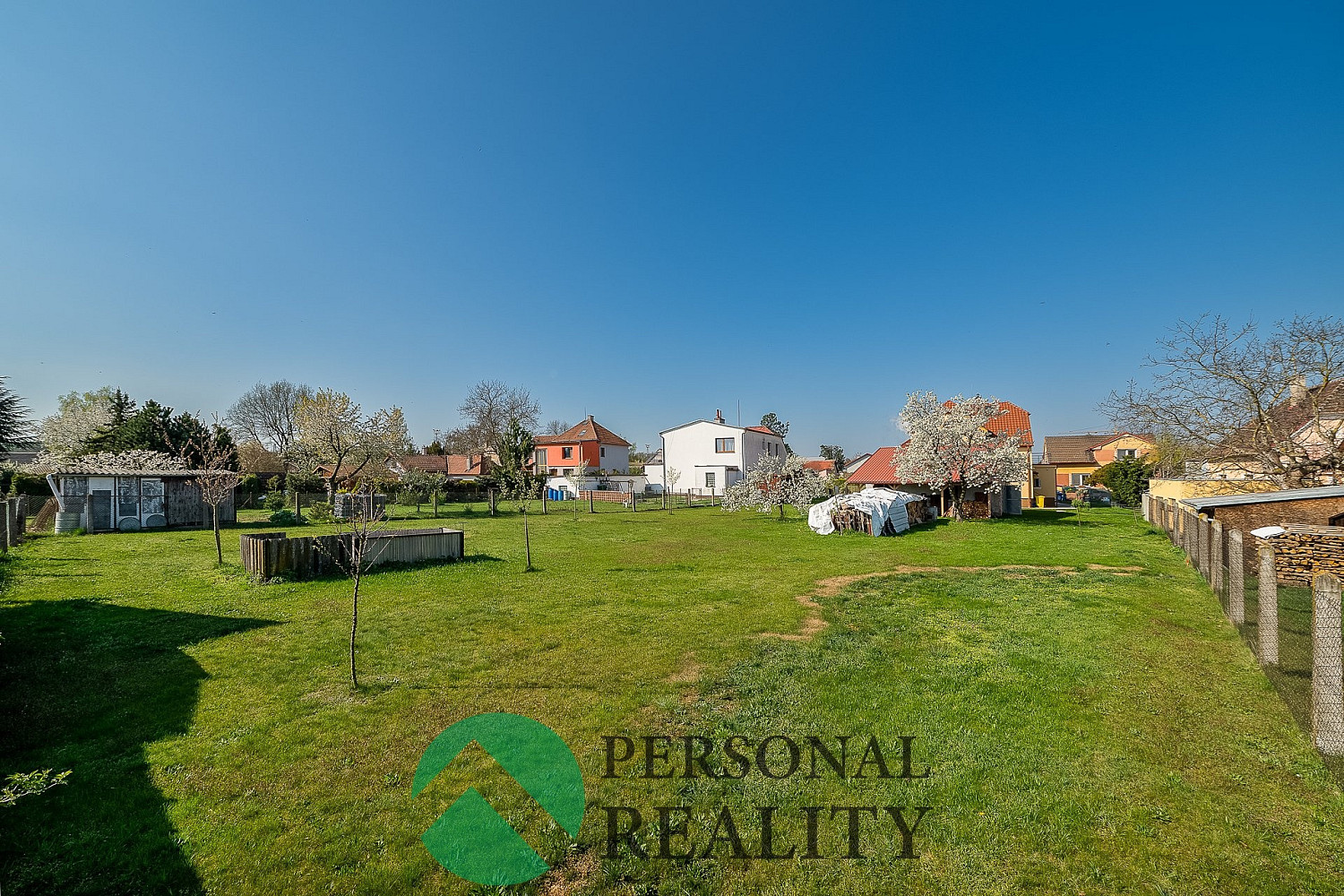 Prodej stavebního pozemku 766 m² – fotografie 2