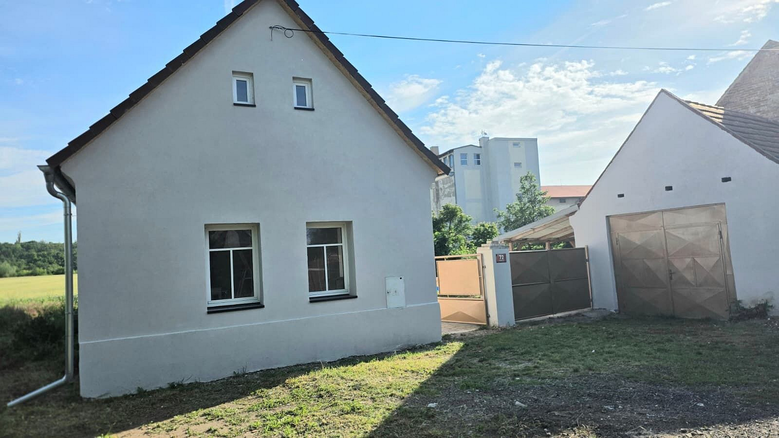 Prodej domu 96 m² s pozemkem 300 m² – fotografie 2