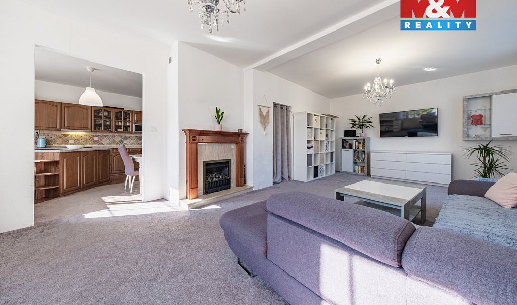 Prodej domu 370 m² s pozemkem 648 m², Mochov – náhled fotky 4