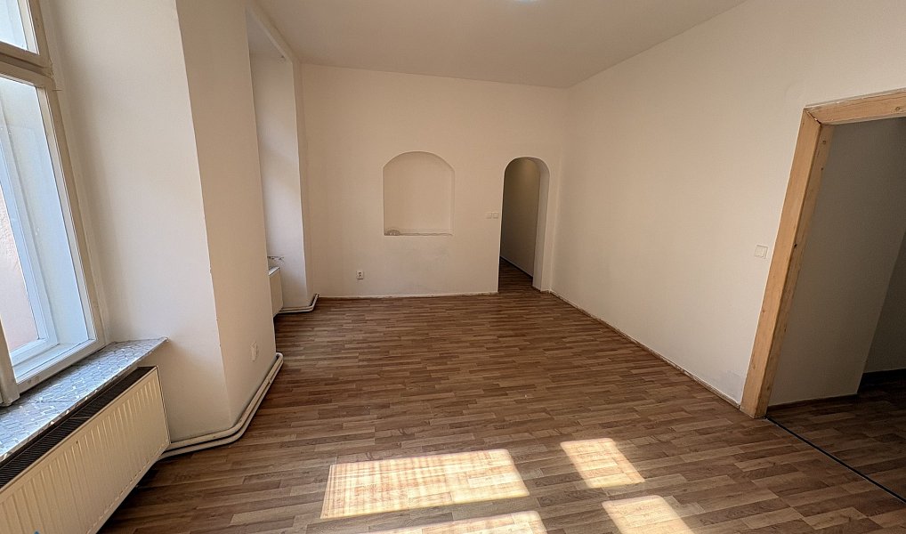 Pronájem bytu 3+1 75 m², Hostinné – náhled fotky 9