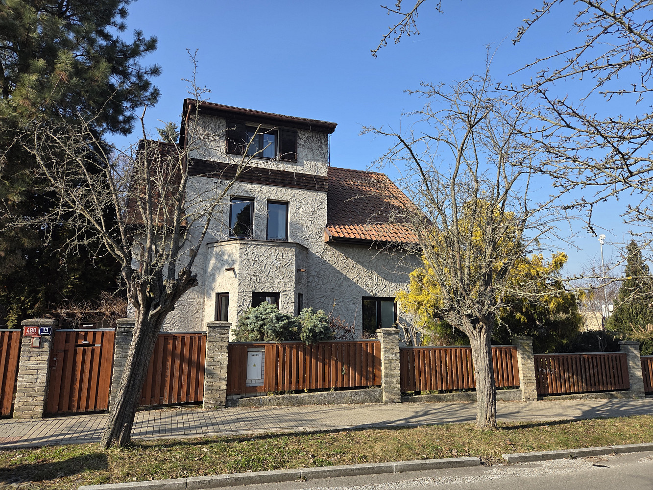 Prodej domu 160 m² s pozemkem 540 m² - View 2