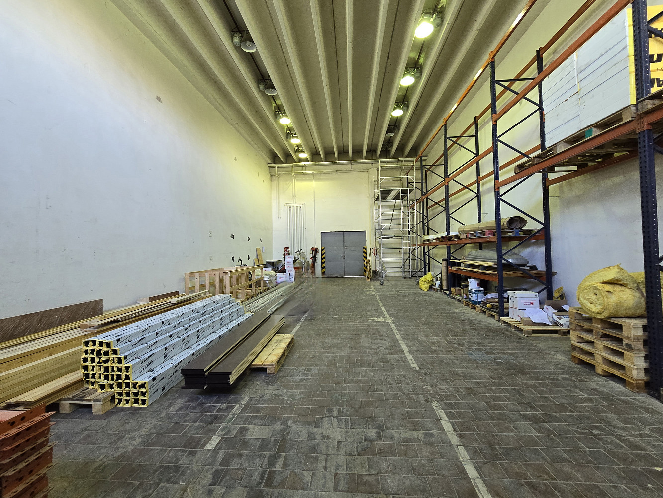 Pronájem skladovacích prostor 211 m² – fotografie 3
