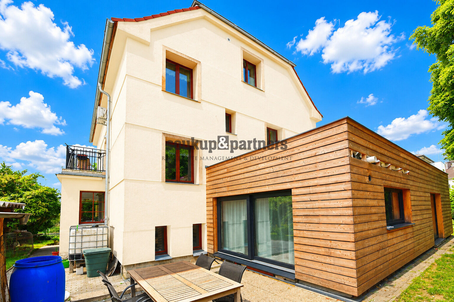 Prodej domu 352 m² s pozemkem 421 m²