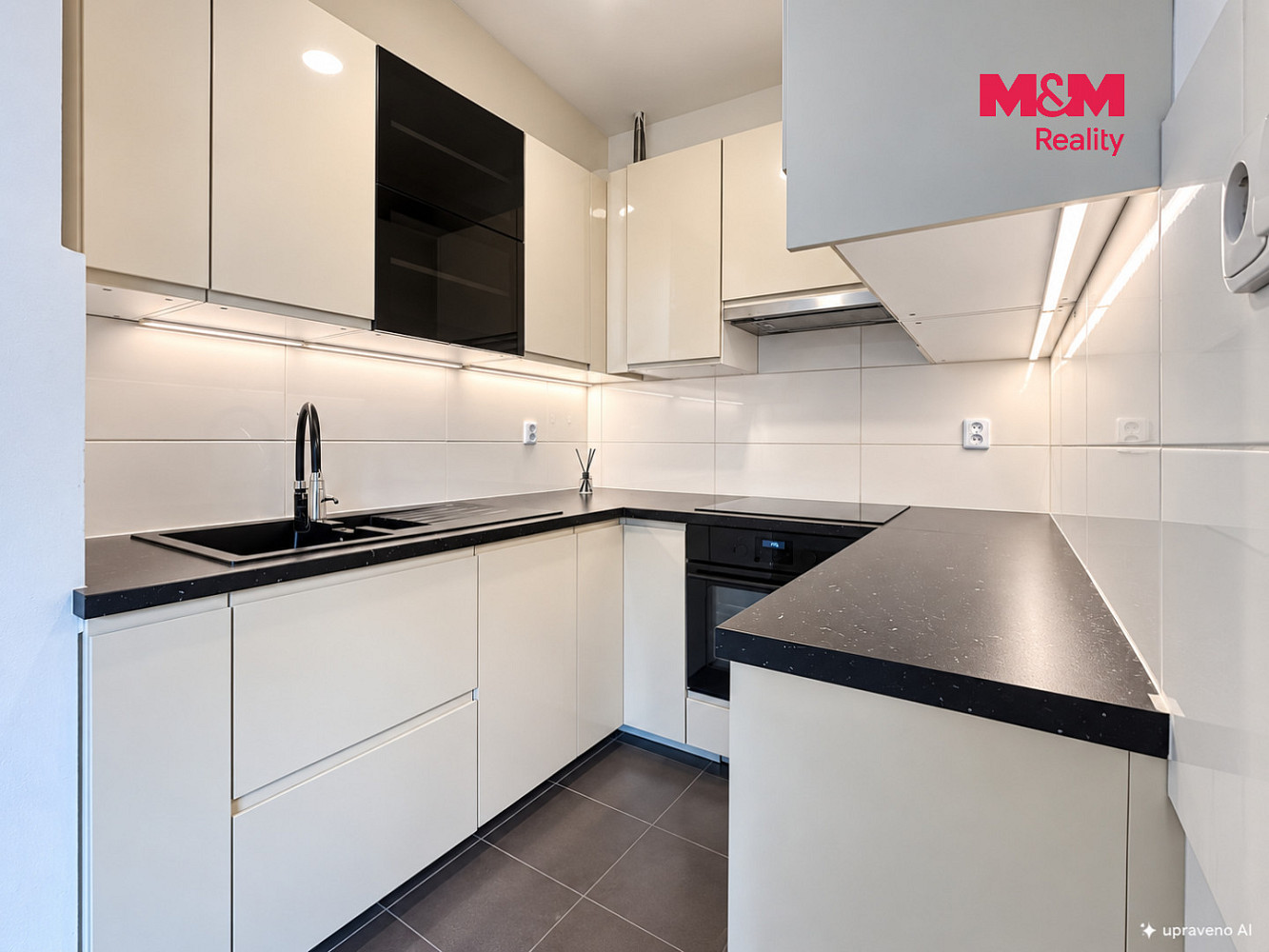 Pronájem bytu 2+1 63 m² – fotografie 3