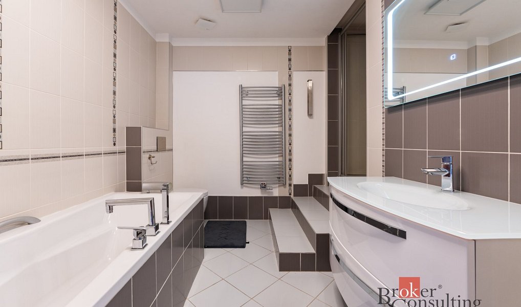 Prodej domu 160 m² s pozemkem 1 423 m², Teplice – náhled fotky 12