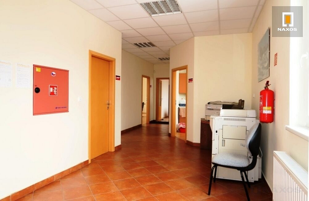 Pronájem kanceláře 287 m² – fotografie 3