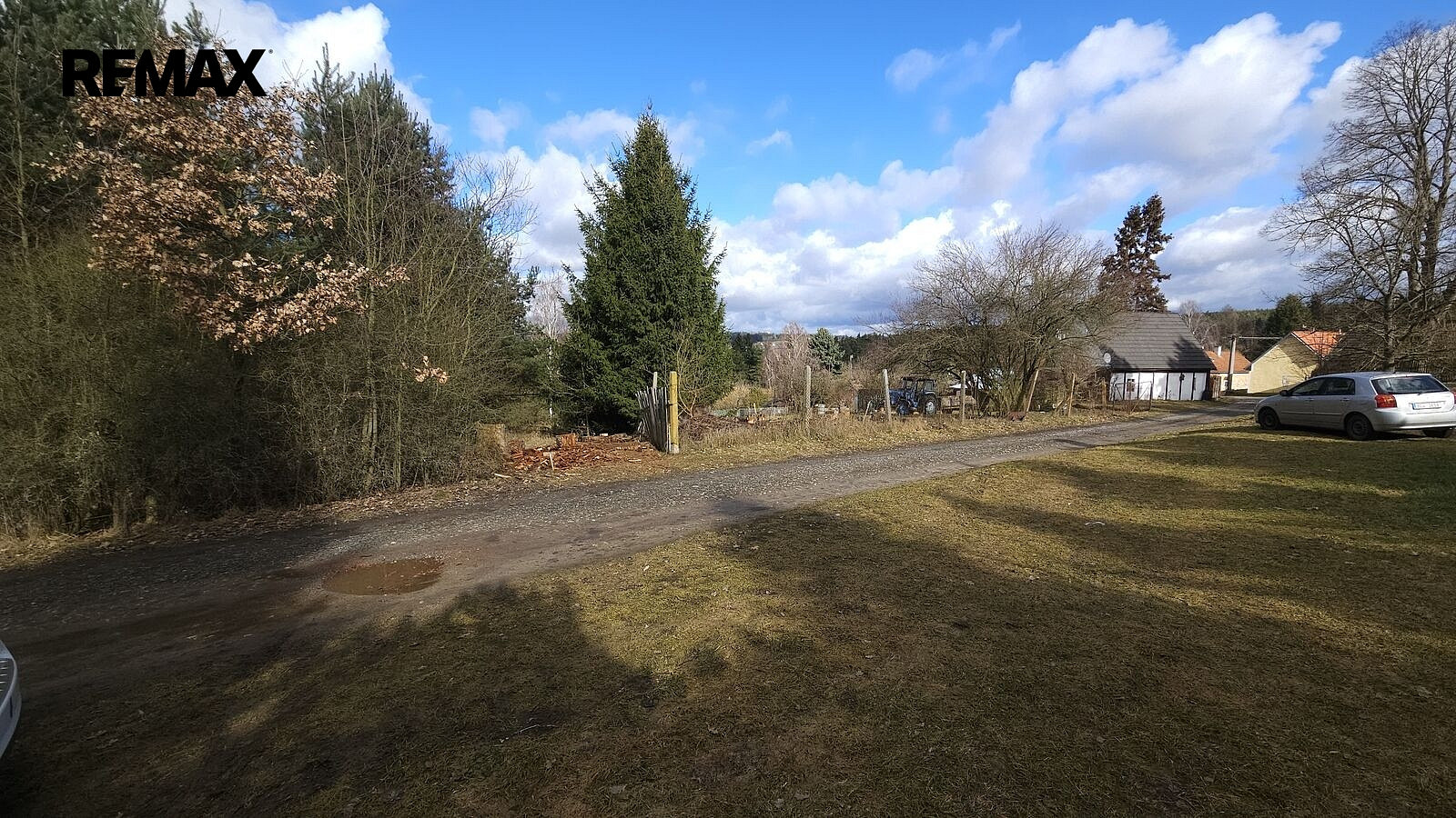 Prodej stavebního pozemku 654 m² – fotografie 3