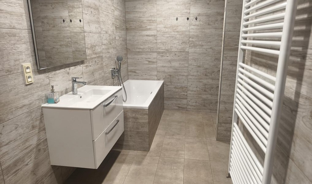 Prodej domu 420 m² s pozemkem 1 227 m², Radslavice – náhled fotky 11