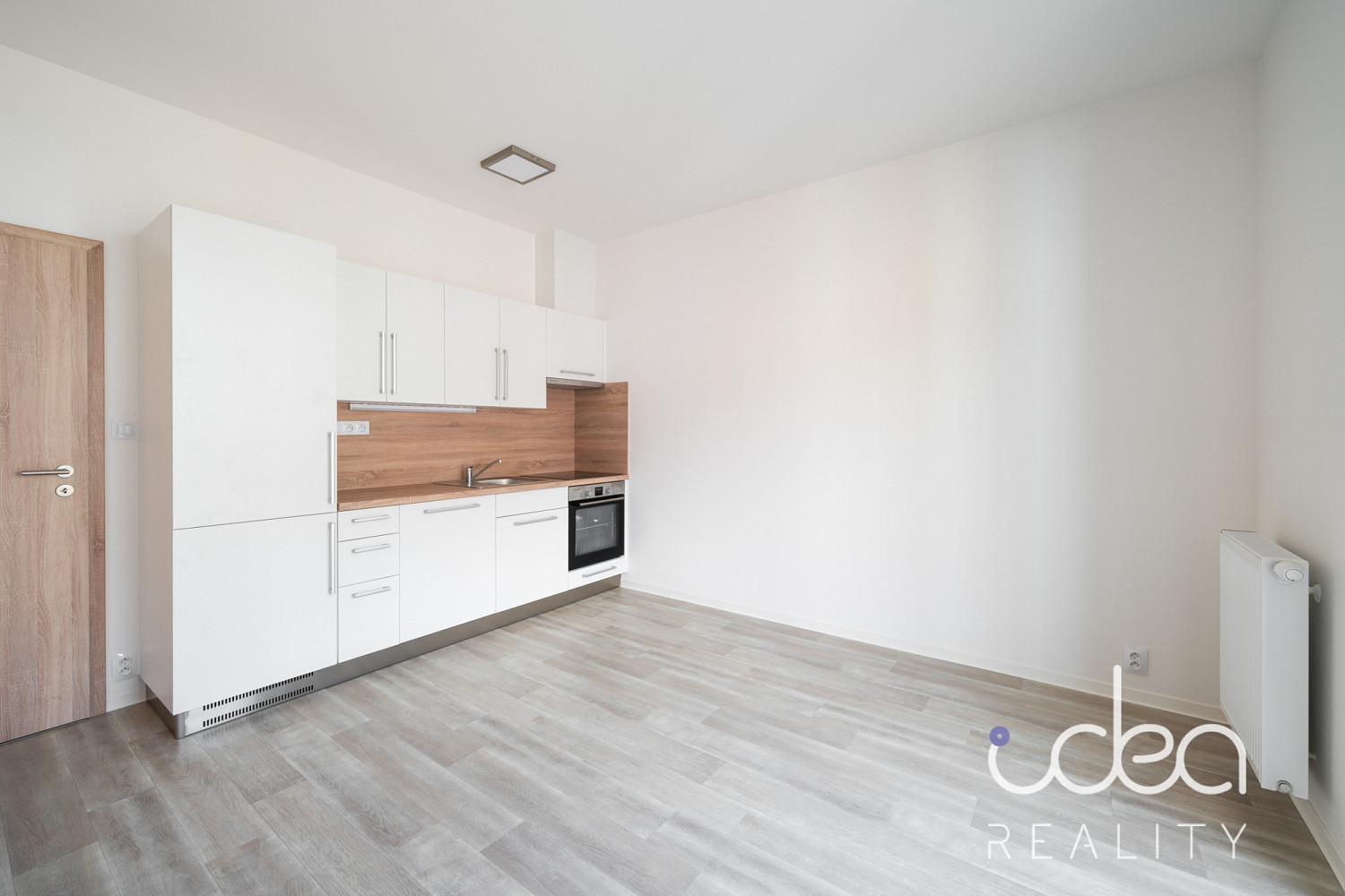Pronájem bytu 2+kk 39 m² – pohled 2