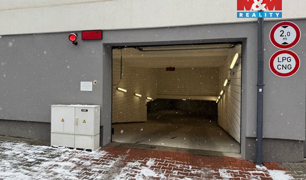 Pronájem garážového stání, 18 m2, Plzeň, ul. Rejskova, Plzeň – náhled fotky 6