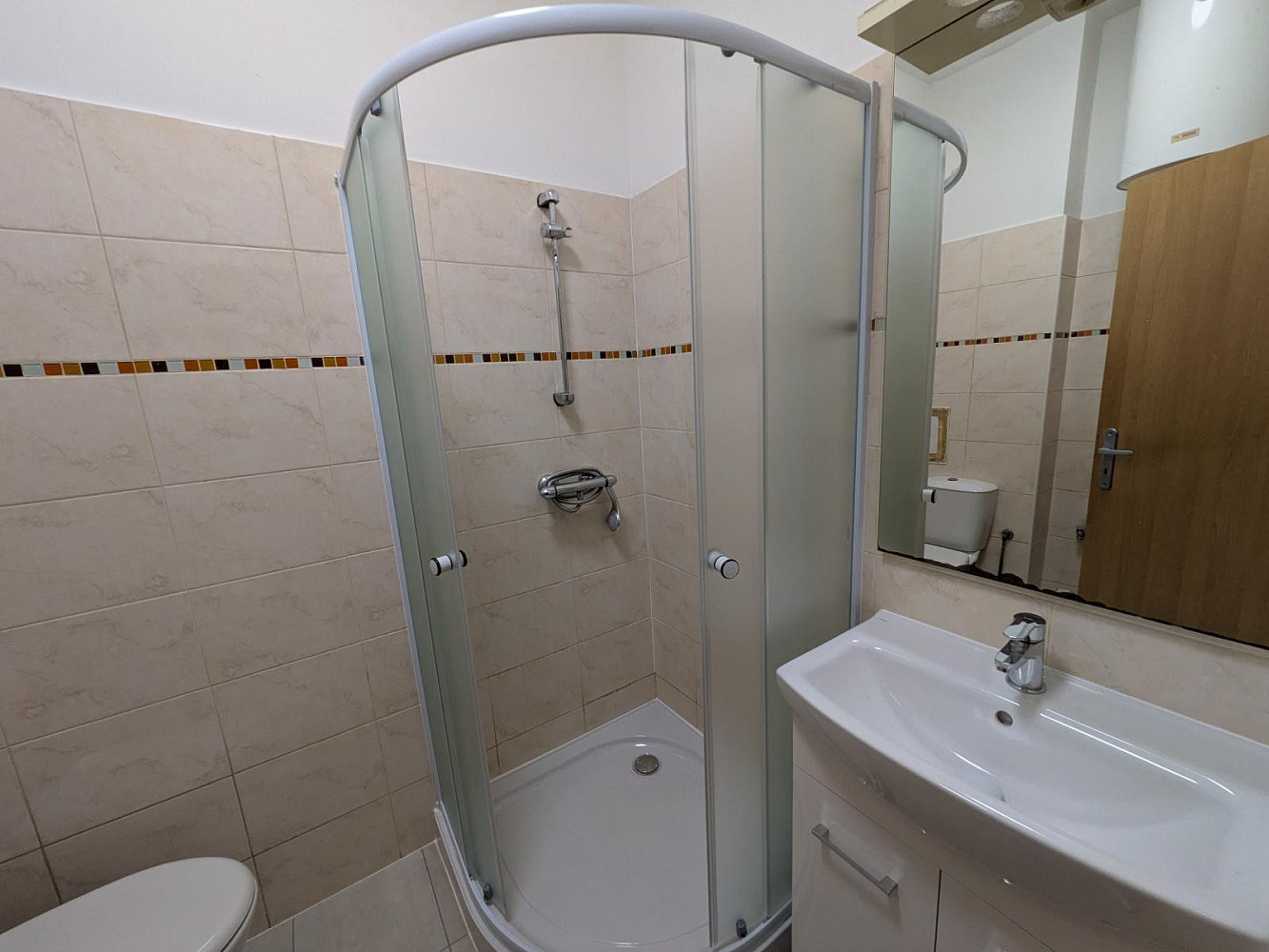 Pronájem bytu 2+kk 36 m² – fotografie 3