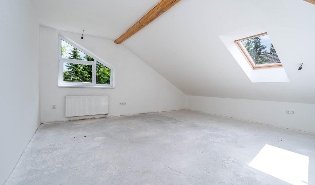 Prodej domu 244 m² s pozemkem 1 000 m², Zvole – náhled fotky 12