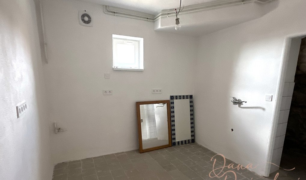 Prodej domu 190 m² s pozemkem 236 m², Strachotín – náhled fotky 35