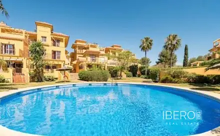 Prodej domu 204 m² s pozemkem 110 m², Estepona, Španělsko
