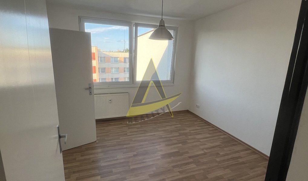Pronájem bytu 3+1 70 m², Kaplice – náhled fotky 3