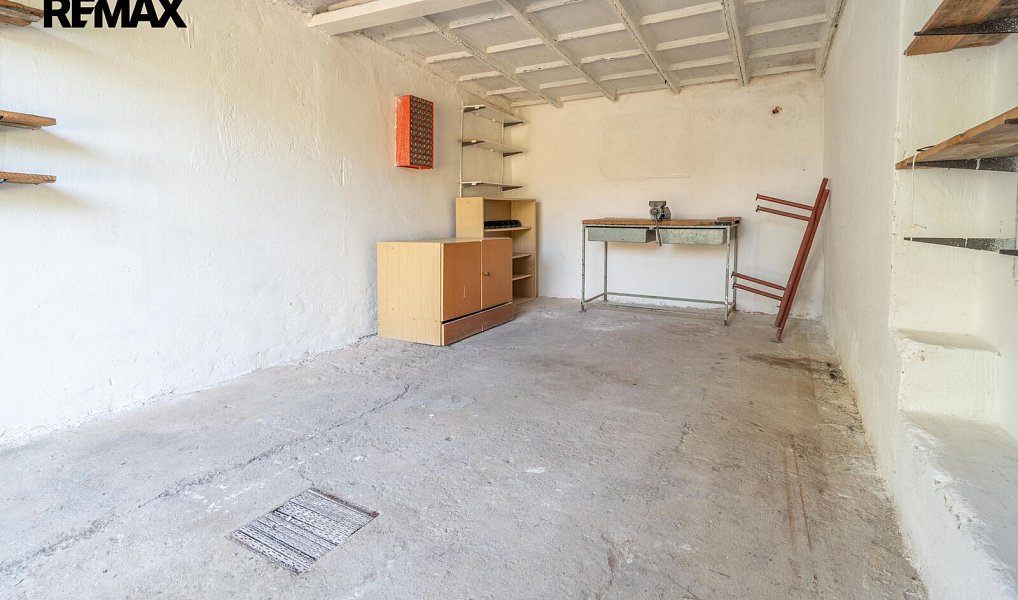 Prodej zděné garáže 21 m2 - Praha 9, Kbely, u Železnobrodské ulice parkování, sklad i investice, Praha – náhled fotky 4