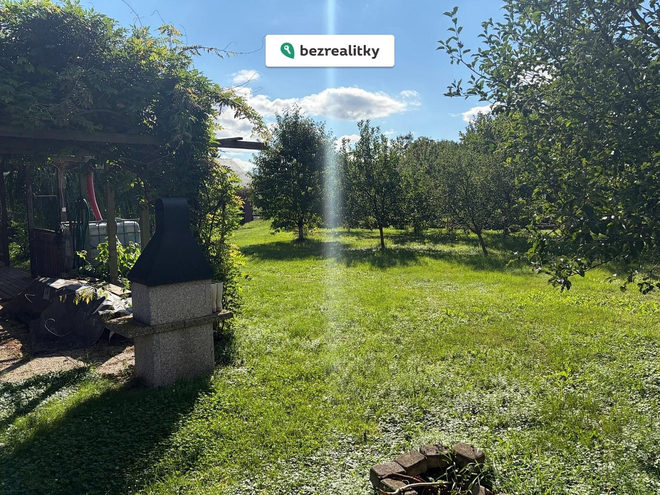 Prodej stavebního pozemku 942 m² – fotografie 4