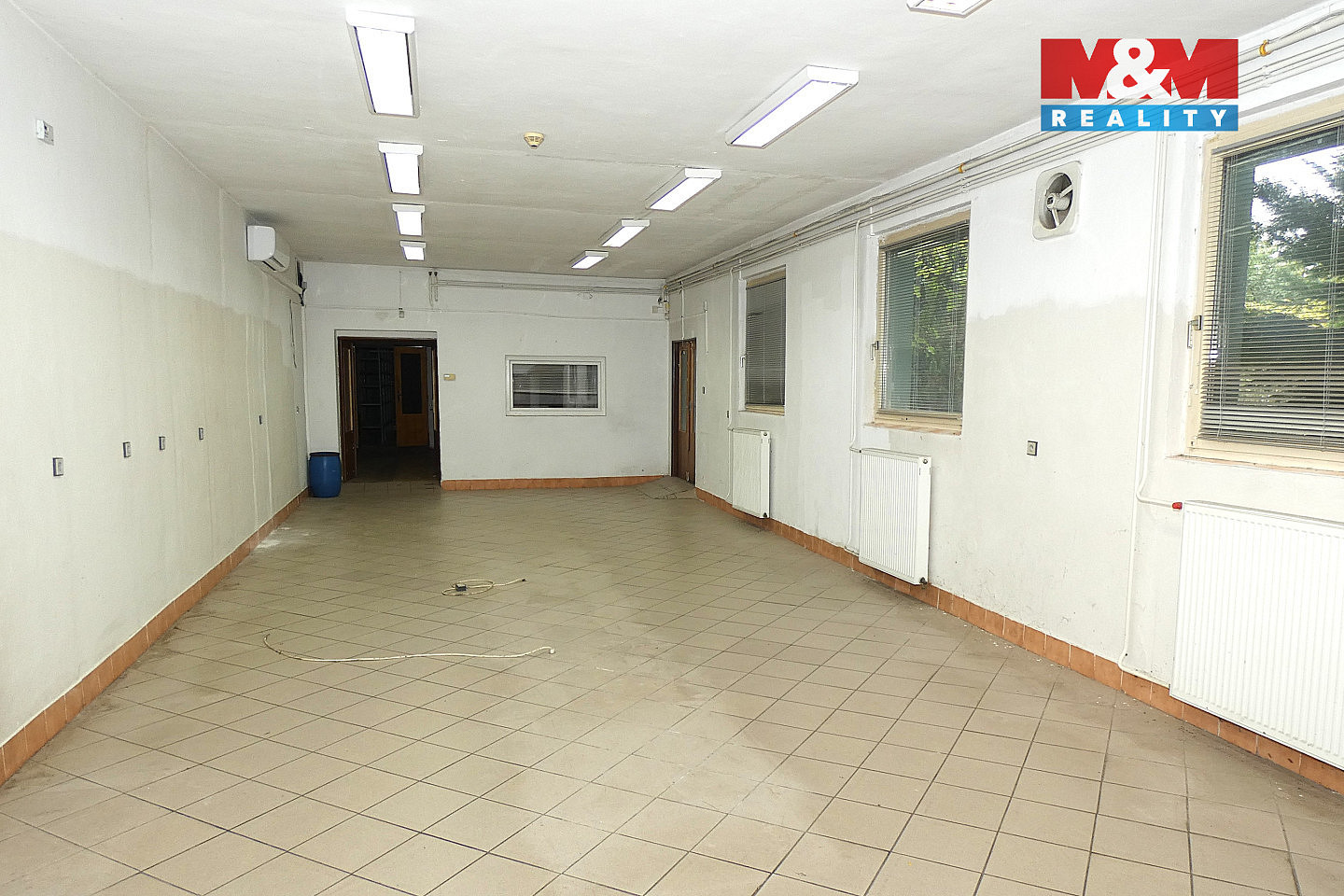 Pronájem obchodních prostor 201 m² — photo 3