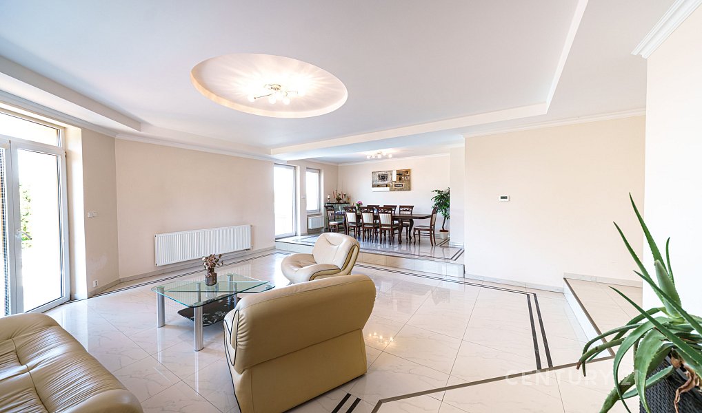 Prodej domu 545 m² s pozemkem 2 148 m², Chlumčany – náhled fotky 2