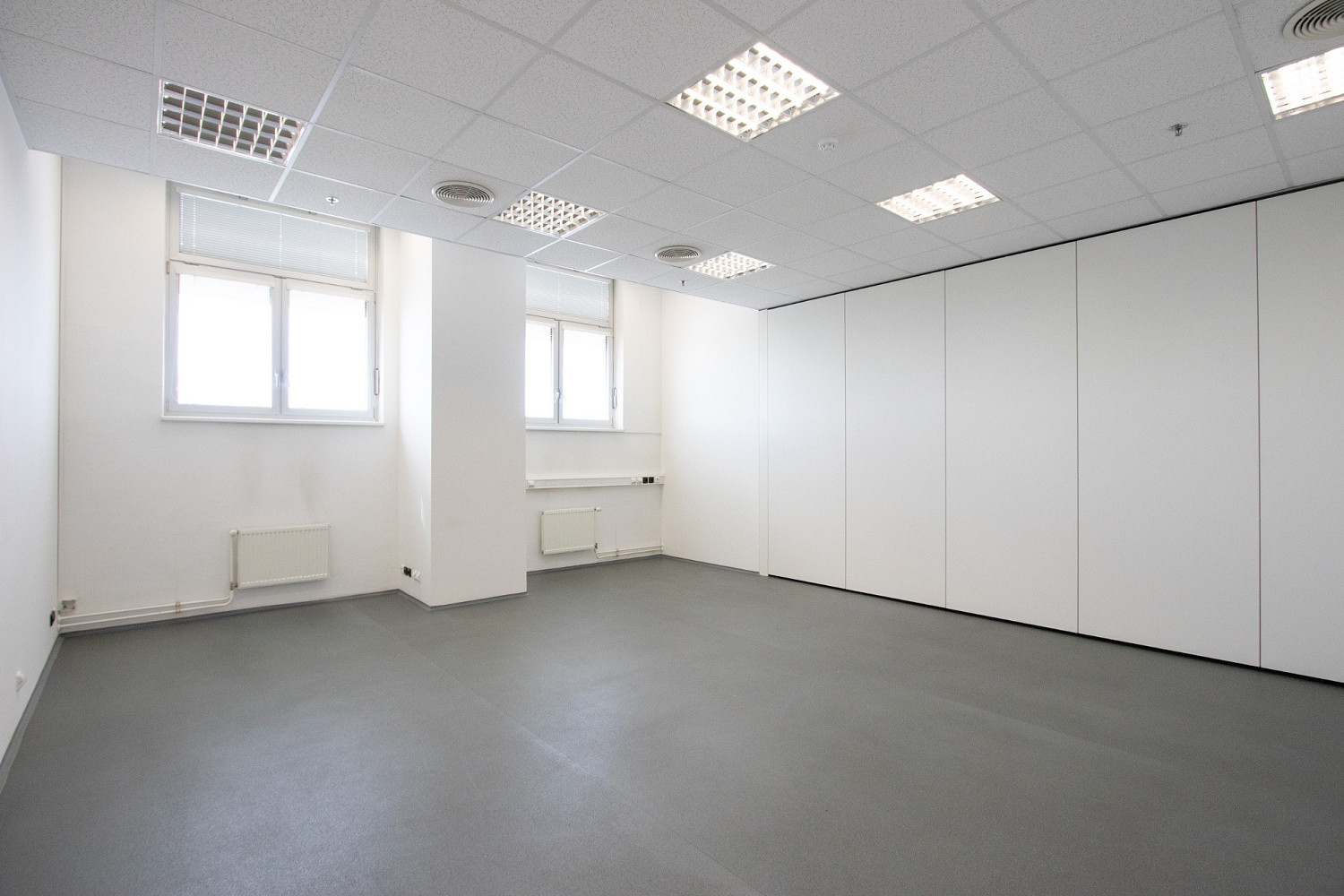 Pronájem kanceláře 70 m² — photo 2