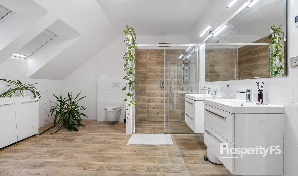 Prodej domu 176 m² s pozemkem 647 m², Knínice – náhled fotky 4
