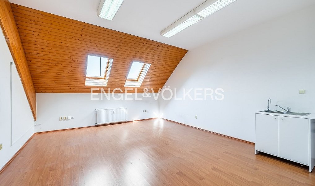 Pronájem kanceláře 29 m², Jeneč – náhled fotky 3