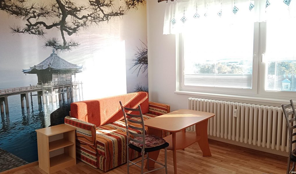 Pronájem bytu 1+1 30 m², Znojmo – náhled fotky 2
