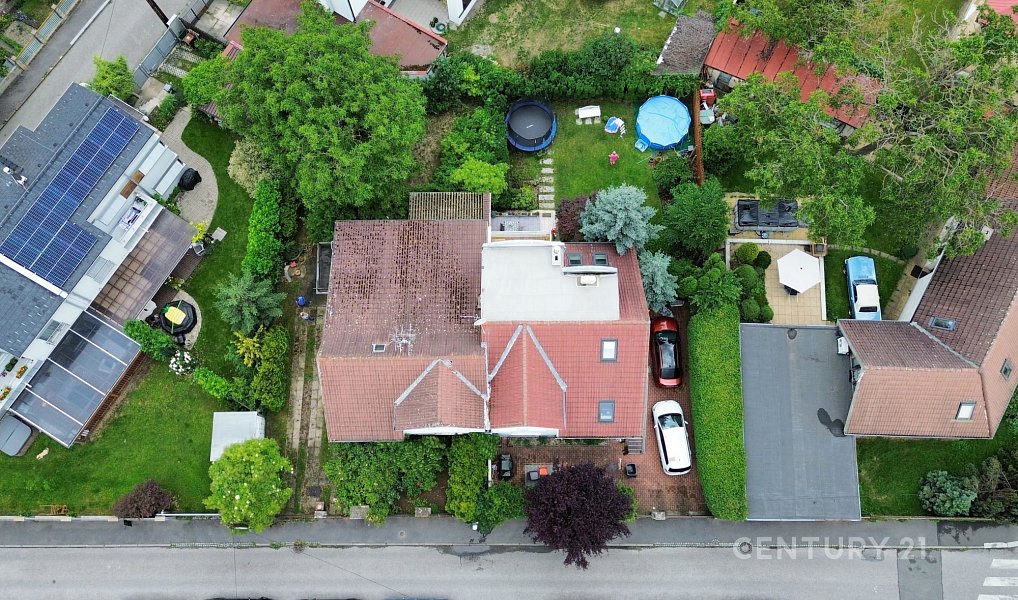 Prodej domu 110 m² s pozemkem 398 m², Praha – náhled fotky 2