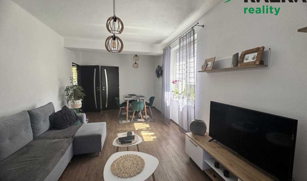 Pronájem bytu 3+1 69 m², Tachov – náhled fotky 2