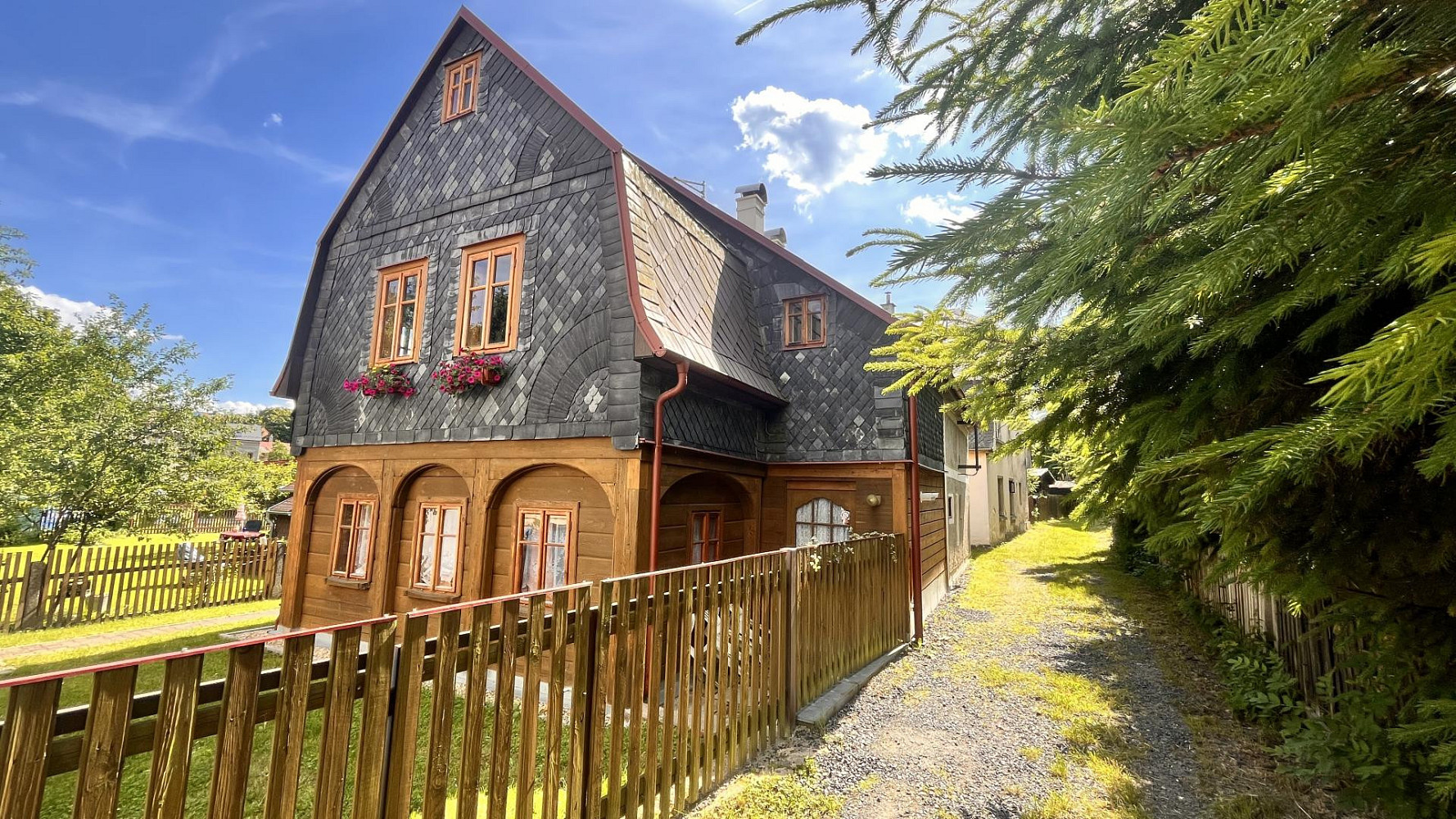 Prodej komerčního objektu (jiného typu) 150 m²