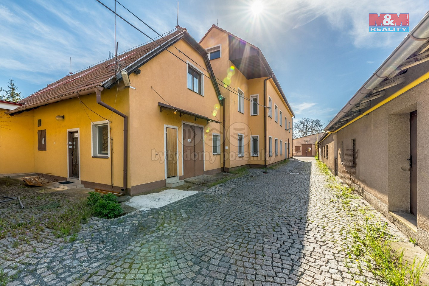 Prodej výrobních prostor 1 350 m²