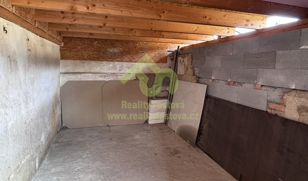 Prodej domu 228 m² s pozemkem 1 076 m², Rokycany – náhled fotky 48