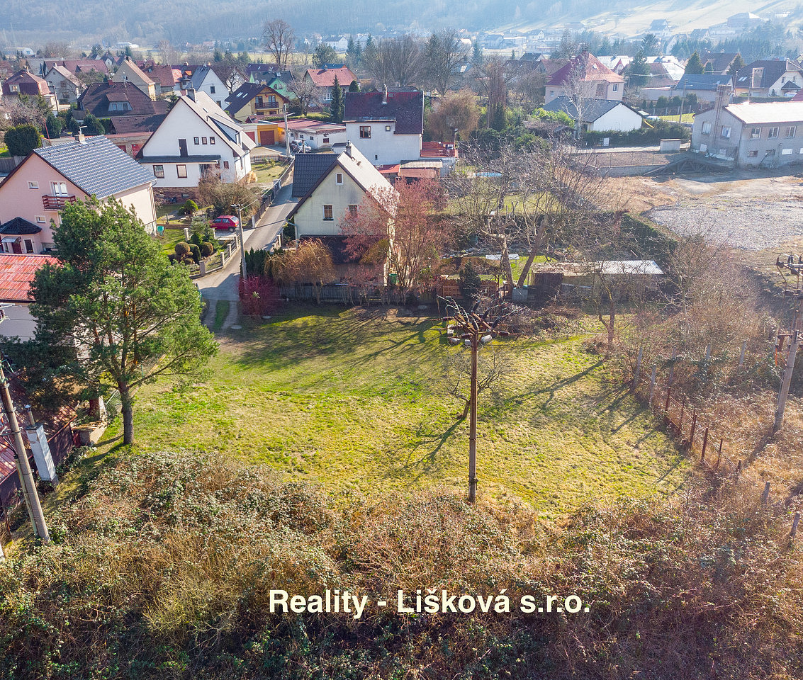 Prodej stavebního pozemku 1 329 m² – fotografie 2