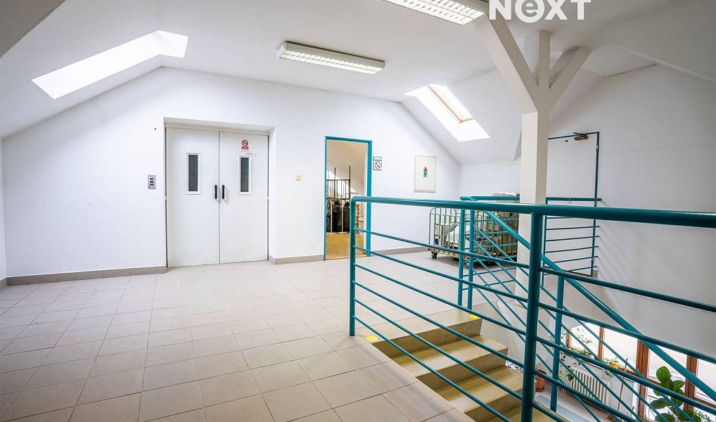Prodej výrobních prostor 2 000 m², Sebranice – náhled fotky 22