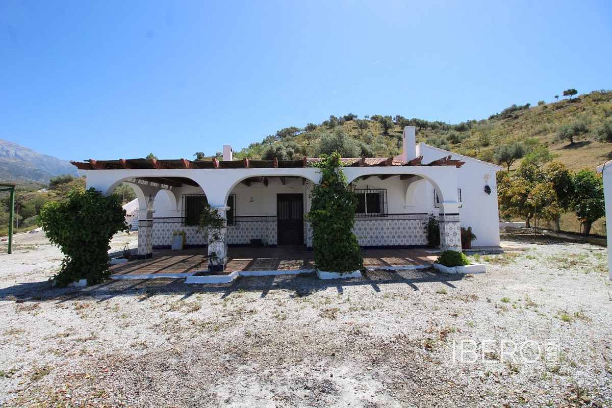 Prodej domu 120 m² s pozemkem 8 000 m²