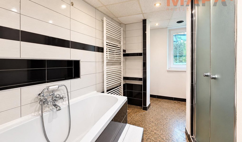 Prodej domu 306 m² s pozemkem 697 m², Jirkov – náhled fotky 11