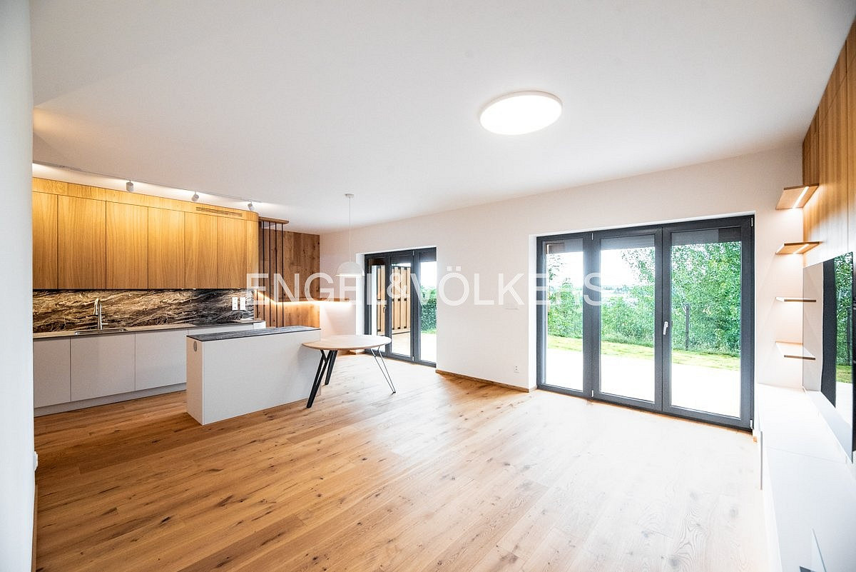 Pronájem domu 141 m² s pozemkem 301 m²