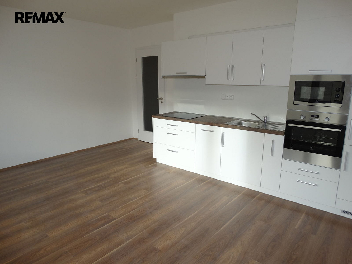 Pronájem bytu 2+kk 50 m² – fotografie 2