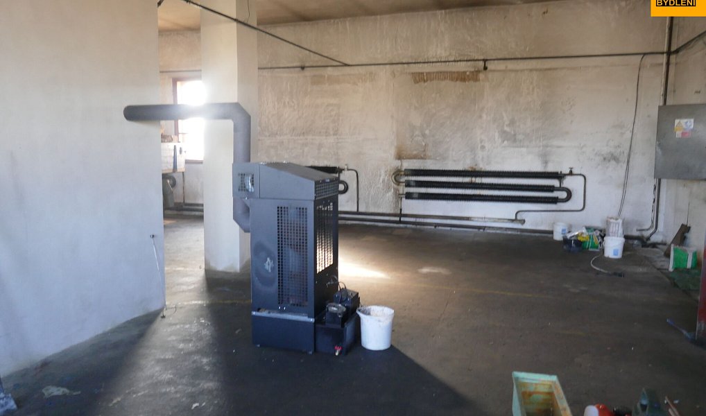 Prodej výrobních prostor 3 983 m², Moravec – náhled fotky 13