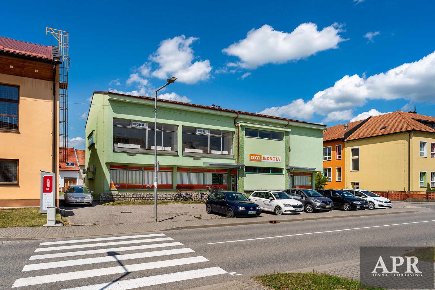 Pronájem obchodních prostor 270 m²